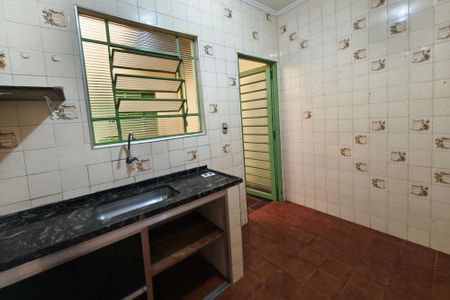 Casa à venda com 250m², 4 quartos e 2 vagasCasa 2 - Cozinha