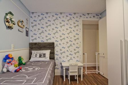 Casa à venda com 240m², 3 quartos e 2 vagasSuíte 2