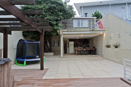 Casa à venda com 240m², 3 quartos e 2 vagasÁrea Externa