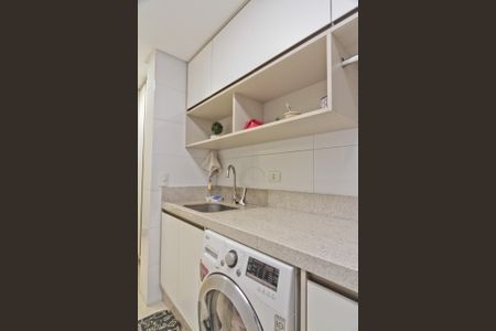 Casa à venda com 240m², 3 quartos e 2 vagasÁrea de Serviço