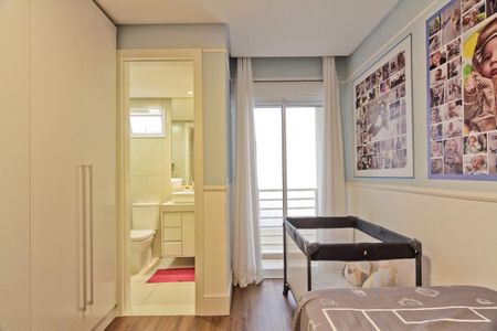 Casa à venda com 240m², 3 quartos e 2 vagasSuíte 2