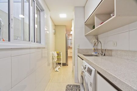 Casa à venda com 240m², 3 quartos e 2 vagasÁrea de Serviço