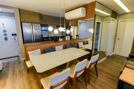 Apartamento à venda com 75m², 2 quartos e 2 vagas Apartamento à venda com 75m², 2 quartos e 2 vagasDetalhe Sala