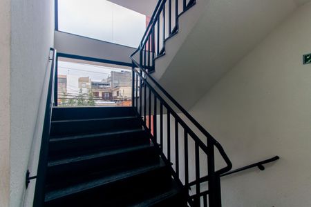 Apartamento para alugar com 34m², 2 quartos e sem vaga Apartamento para alugar com 34m², 2 quartos e sem vagaEscada