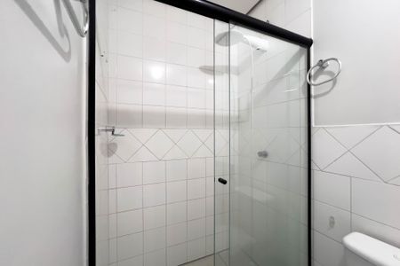 Casa de condomínio à venda com 117m², 2 quartos e 1 vaga Casa de condomínio à venda com 117m², 2 quartos e 1 vagaBanheiro da Suíte 1