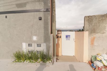 Casa à venda com 190m², 8 quartos e sem vaga Casa à venda com 190m², 8 quartos e sem vagaFachada