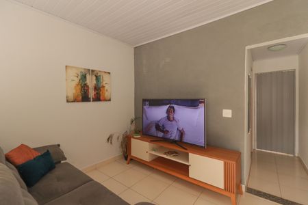 Casa à venda com 190m², 8 quartos e sem vaga Casa à venda com 190m², 8 quartos e sem vagaCasa 3 - Sala