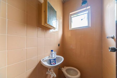 Casa à venda com 385m², 4 quartos e 3 vagasBanheiro de serviço