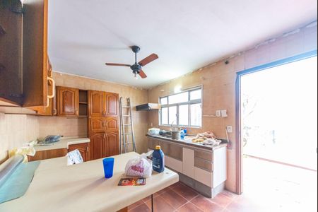 Casa à venda com 385m², 4 quartos e 3 vagasCozinha