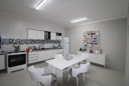 Casa à venda com 120m², 4 quartos e 4 vagasCasa 2 - Cozinha