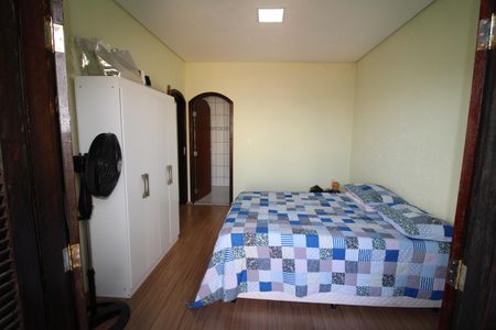 Casa à venda com 120m², 4 quartos e 4 vagasCasa 2 - Suíte 2