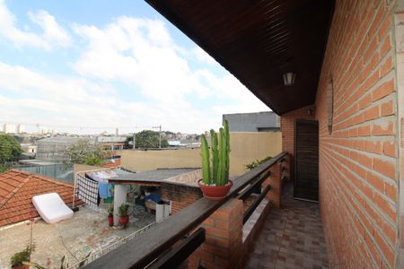 Casa à venda com 120m², 4 quartos e 4 vagasCasa 2 - Suíte 2 Varanda