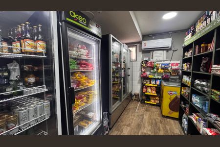 Apartamento à venda com 48m², 2 quartos e 1 vagaMini Mercado