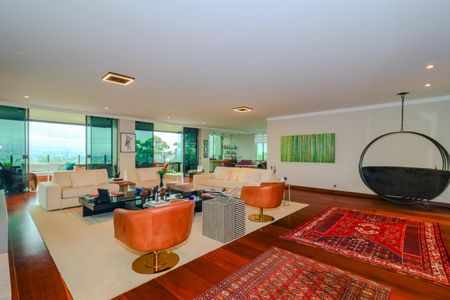 Apartamento para alugar com 520m², 3 quartos e 4 vagas Apartamento para alugar com 520m², 3 quartos e 4 vagasSala