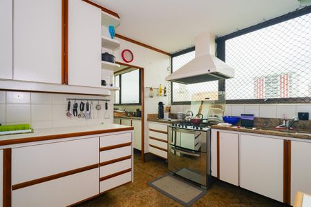 Apartamento para alugar com 520m², 3 quartos e 4 vagas Apartamento para alugar com 520m², 3 quartos e 4 vagasCozinha
