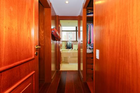 Apartamento para alugar com 520m², 3 quartos e 4 vagas Apartamento para alugar com 520m², 3 quartos e 4 vagasCloset da Suíte 1
