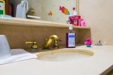 Apartamento para alugar com 520m², 3 quartos e 4 vagas Apartamento para alugar com 520m², 3 quartos e 4 vagasBanheiro da Suíte 2