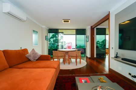 Apartamento para alugar com 520m², 3 quartos e 4 vagas Apartamento para alugar com 520m², 3 quartos e 4 vagasSala de TV