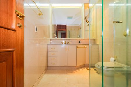 Apartamento para alugar com 520m², 3 quartos e 4 vagas Apartamento para alugar com 520m², 3 quartos e 4 vagasBanheiro da Suíte 3