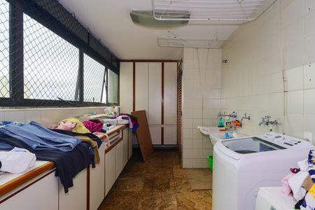 Apartamento para alugar com 520m², 3 quartos e 4 vagas Apartamento para alugar com 520m², 3 quartos e 4 vagasÁrea de Serviço