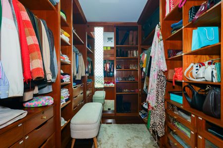 Apartamento para alugar com 520m², 3 quartos e 4 vagas Apartamento para alugar com 520m², 3 quartos e 4 vagasCloset da Suíte 1