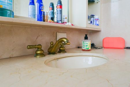 Apartamento para alugar com 520m², 3 quartos e 4 vagas Apartamento para alugar com 520m², 3 quartos e 4 vagasBanheiro da Suíte 1