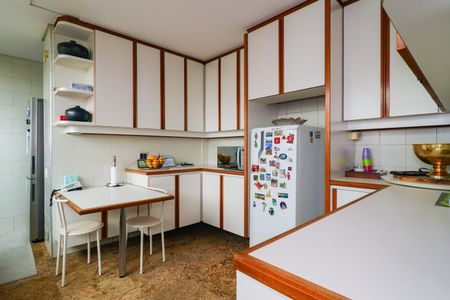 Apartamento para alugar com 520m², 3 quartos e 4 vagas Apartamento para alugar com 520m², 3 quartos e 4 vagasCozinha