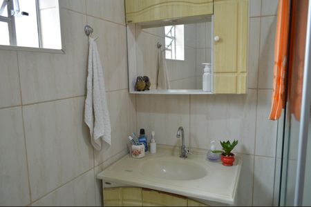 Casa à venda com 180m², 3 quartos e 2 vagasBanheiro da Suíte 2