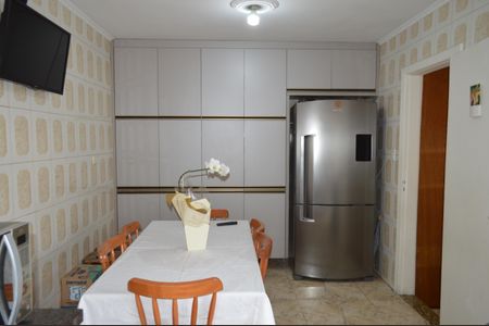 Casa à venda com 180m², 3 quartos e 2 vagasCozinha