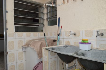 Casa à venda com 180m², 3 quartos e 2 vagasÁrea de Serviço