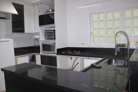 Casa para alugar com 213m², 3 quartos e 2 vagasCozinha