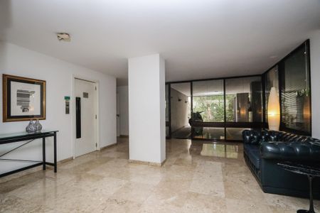 Apartamento à venda com 161m², 2 quartos e 2 vagas Apartamento à venda com 161m², 2 quartos e 2 vagasHall de Entrada