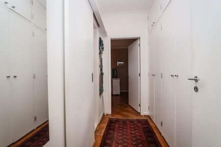 Apartamento à venda com 161m², 2 quartos e 2 vagas Apartamento à venda com 161m², 2 quartos e 2 vagasCloset da Suite