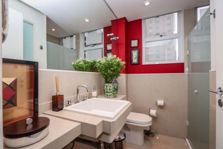 Apartamento à venda com 161m², 2 quartos e 2 vagas Apartamento à venda com 161m², 2 quartos e 2 vagasBanheiro