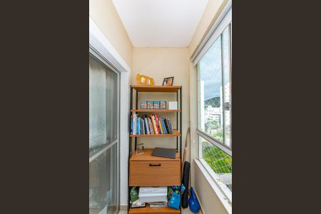 Apartamento à venda com 62m², 2 quartos e 1 vaga Apartamento à venda com 62m², 2 quartos e 1 vagaVaranda da Sala