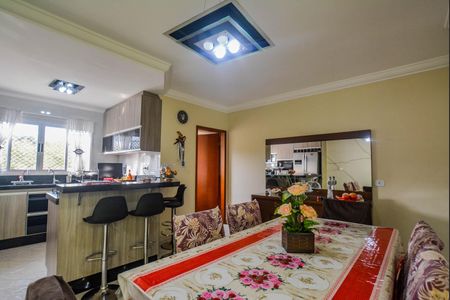 Casa à venda com 192m², 3 quartos e 5 vagas Casa à venda com 192m², 3 quartos e 5 vagasCozinha