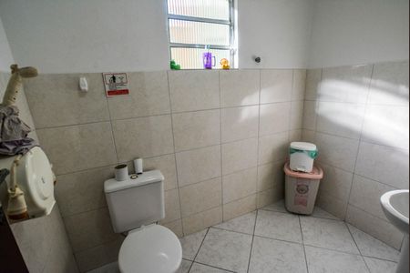 Casa à venda com 192m², 3 quartos e 5 vagas Casa à venda com 192m², 3 quartos e 5 vagasEdicula/Banheiro