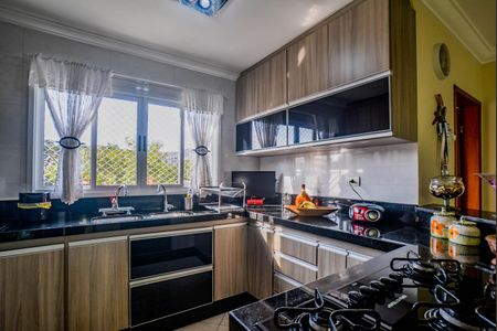 Casa à venda com 192m², 3 quartos e 5 vagas Casa à venda com 192m², 3 quartos e 5 vagasCozinha