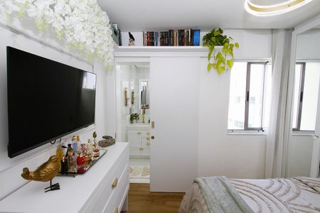 Apartamento à venda com 57m², 2 quartos e 2 vagasSuíte