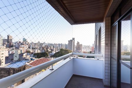 Apartamento à venda com 120m², 4 quartos e 2 vagas Apartamento à venda com 120m², 4 quartos e 2 vagasVaranda da Sala
