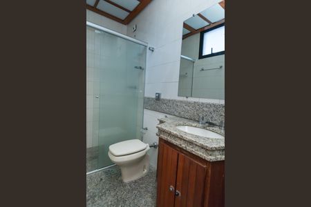 Apartamento à venda com 120m², 4 quartos e 2 vagas Apartamento à venda com 120m², 4 quartos e 2 vagasBanheiro da Suíte