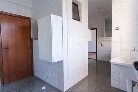Apartamento à venda com 120m², 4 quartos e 2 vagas Apartamento à venda com 120m², 4 quartos e 2 vagasÁrea de Serviço