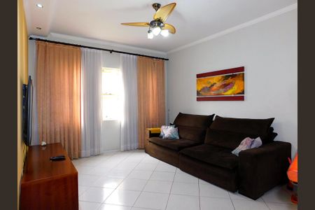 Casa para alugar com 215m², 3 quartos e 3 vagasSala