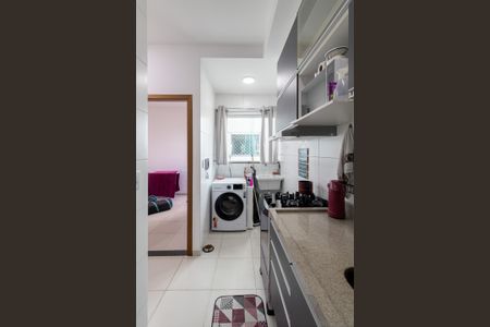 Apartamento à venda com 42m², 2 quartos e 1 vaga Apartamento à venda com 42m², 2 quartos e 1 vagaCozinha e Área de Serviço