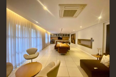 Apartamento à venda com 108m², 3 quartos e 2 vagas Apartamento à venda com 108m², 3 quartos e 2 vagasÁrea comum - Salão de festas