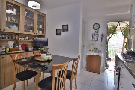 Apartamento à venda com 108m², 3 quartos e 2 vagas Apartamento à venda com 108m², 3 quartos e 2 vagasCozinha
