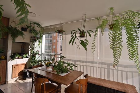 Apartamento à venda com 108m², 3 quartos e 2 vagas Apartamento à venda com 108m², 3 quartos e 2 vagasVaranda gourmet