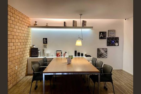 Apartamento à venda com 108m², 3 quartos e 2 vagas Apartamento à venda com 108m², 3 quartos e 2 vagasCoworking