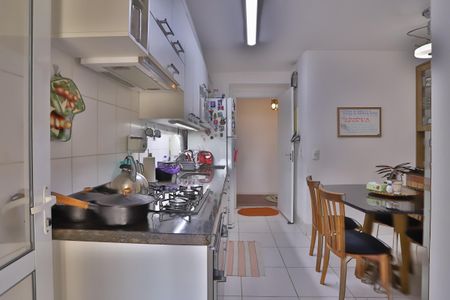 Apartamento à venda com 108m², 3 quartos e 2 vagas Apartamento à venda com 108m², 3 quartos e 2 vagasCozinha