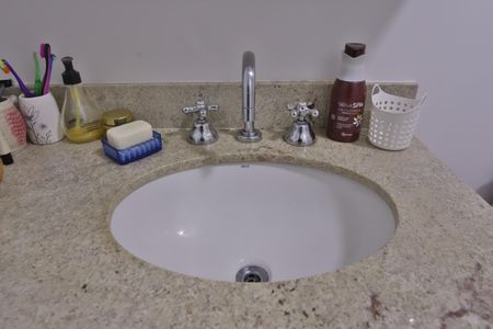 Apartamento à venda com 108m², 3 quartos e 2 vagas Apartamento à venda com 108m², 3 quartos e 2 vagasBanheiro Social